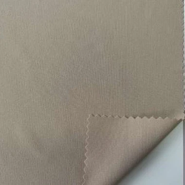 Tissu évacuant l'humidité en polyester