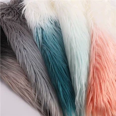 Tissu pelucheux 100 % polyester teinté